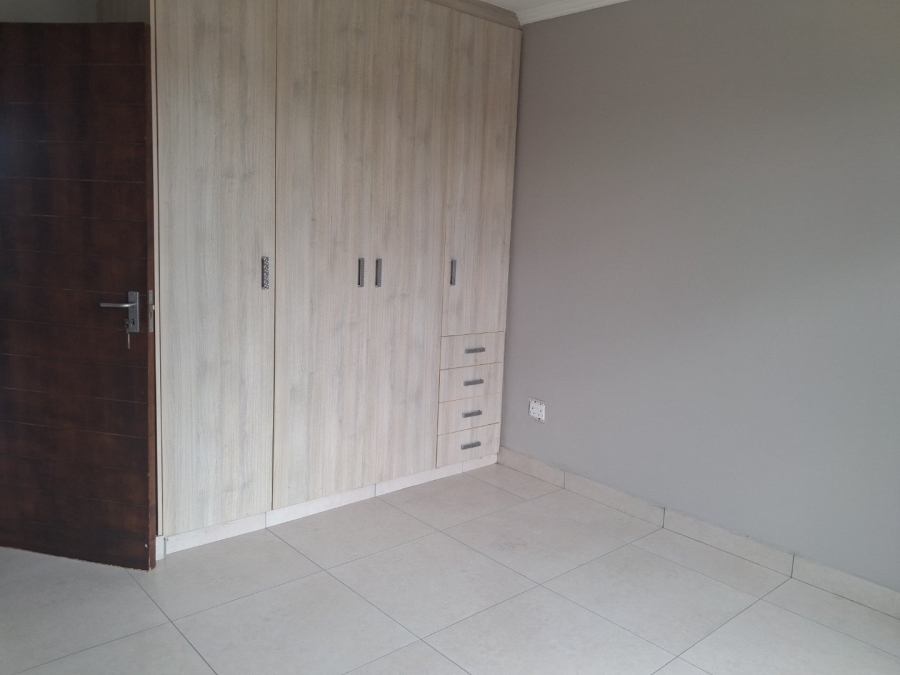 To Let 3 Bedroom Property for Rent in Hillside Free State